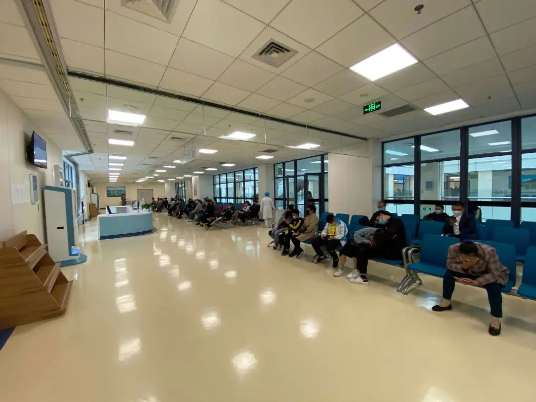 华西医院医生在外坐诊靠谱吗,双流华西医院专家坐诊时间表