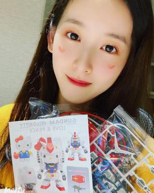 章泽天凭借健美操进清华视频,章泽天玩陀螺