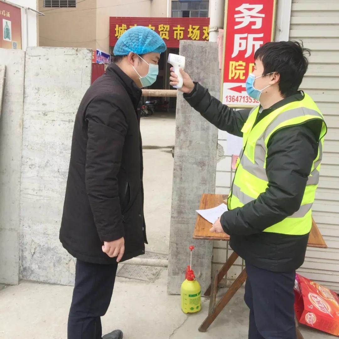 致敬在战疫一线的三位女民警,战疫队伍中有一群最美逆行者