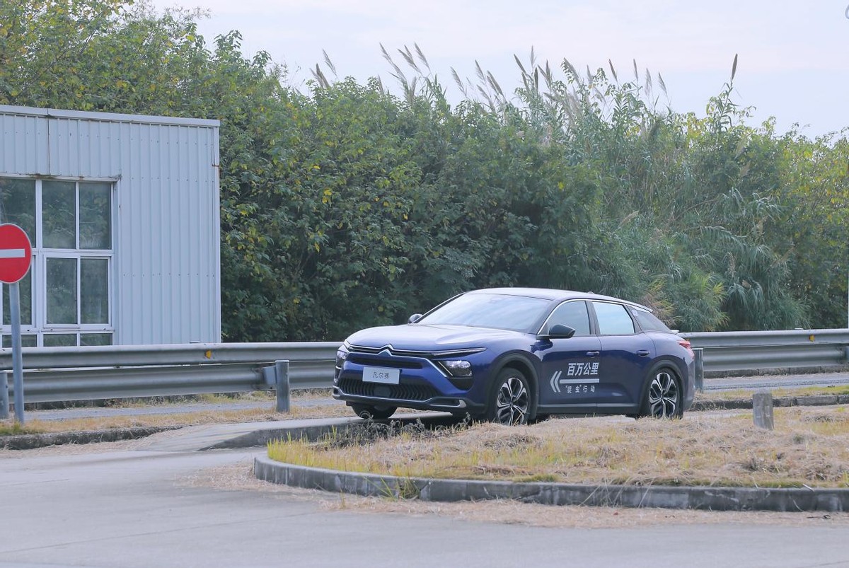 品质溯源“良心车”，法系粉丝团探访神龙汽车武汉工厂