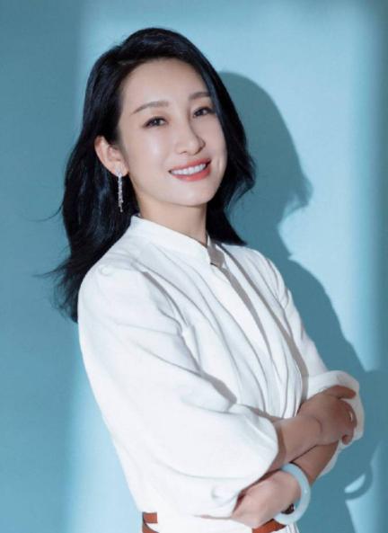 没整过容的女明星颜值对比,女星修图前后对比照