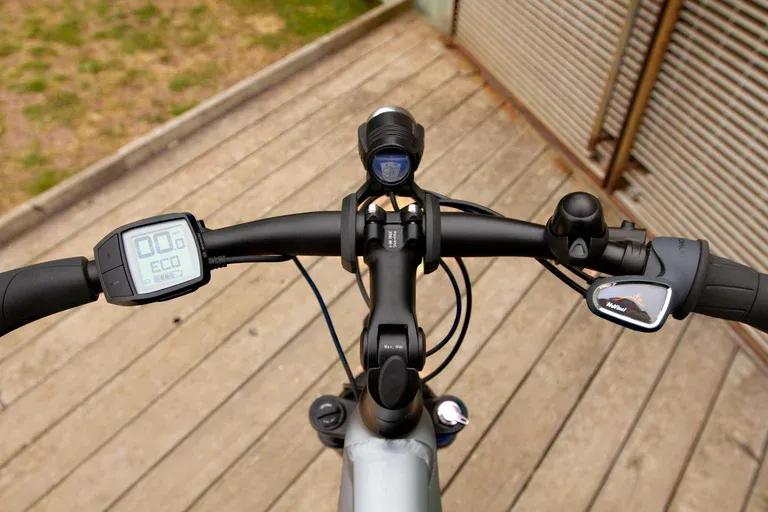 与英国蓝铃自行车其名的荷兰蹬羚自行车，出品第一台电动自行车