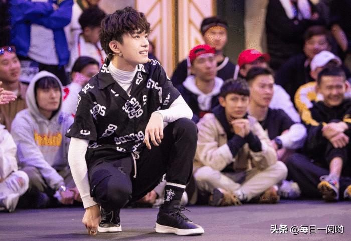 如何评价易烊千玺的自编舞蹈ifyou,易烊千玺michaeljackson舞蹈