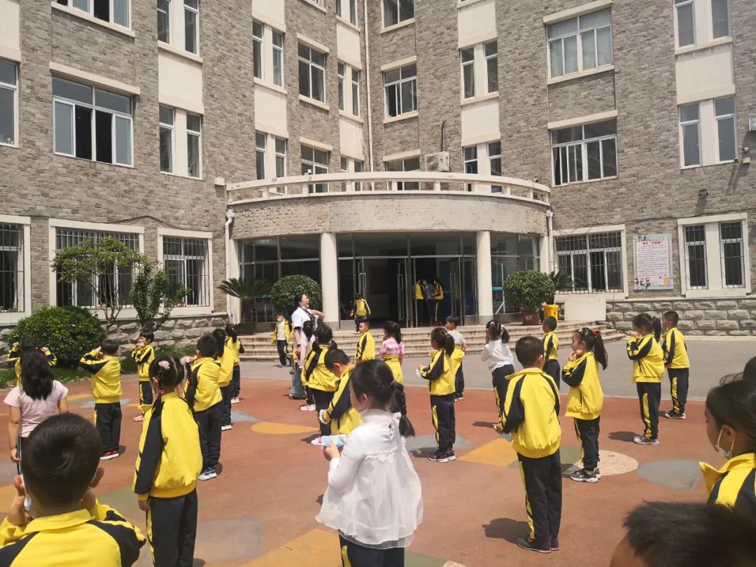 【不变的情怀，不变的爱！你的宝贝我来守护——79小全员复学记】