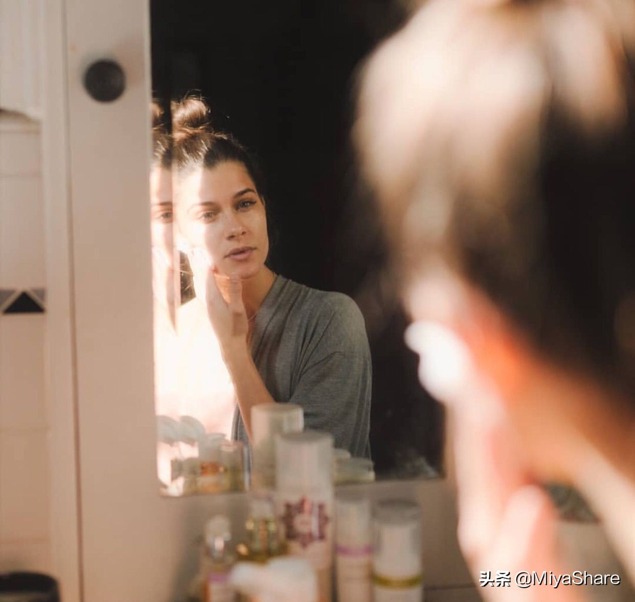 皮肤干燥尤其是秋冬会全身脱皮,干皮怎么化妆简单又好看