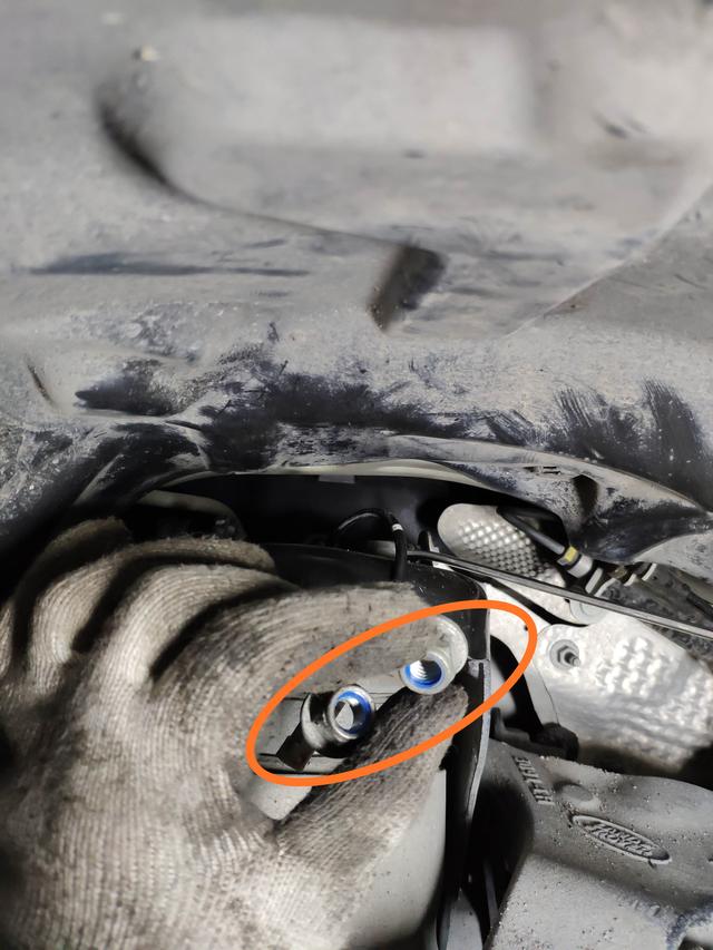 路虎揽胜底盘悬挂故障,路虎揽胜底盘升降故障