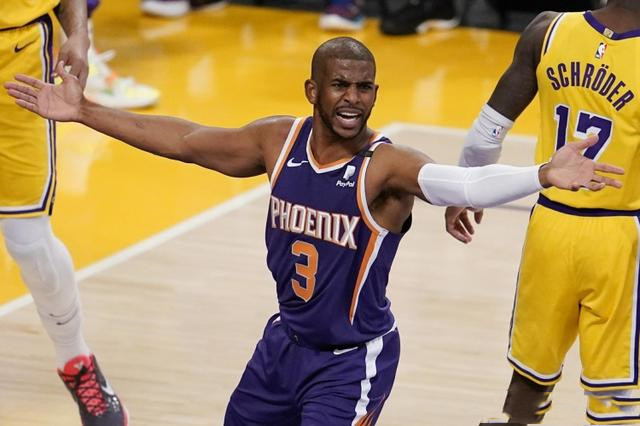 湖人2比0后詹姆斯评价库兹马,库兹马被詹姆斯抱怨