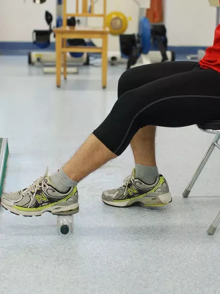 前叉术后不掰腿能不能恢复正常,前叉重建术后康复必须天天掰腿吗