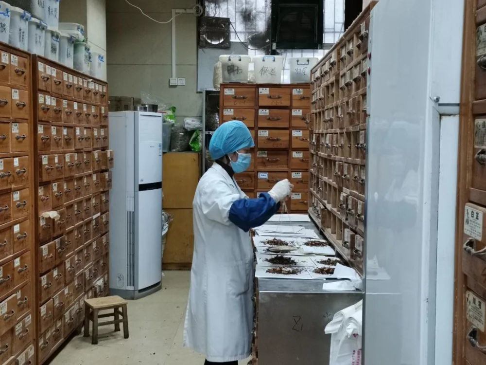 新冠肺炎国家推荐中成药,新冠肺炎中药治疗方案是谁提出的