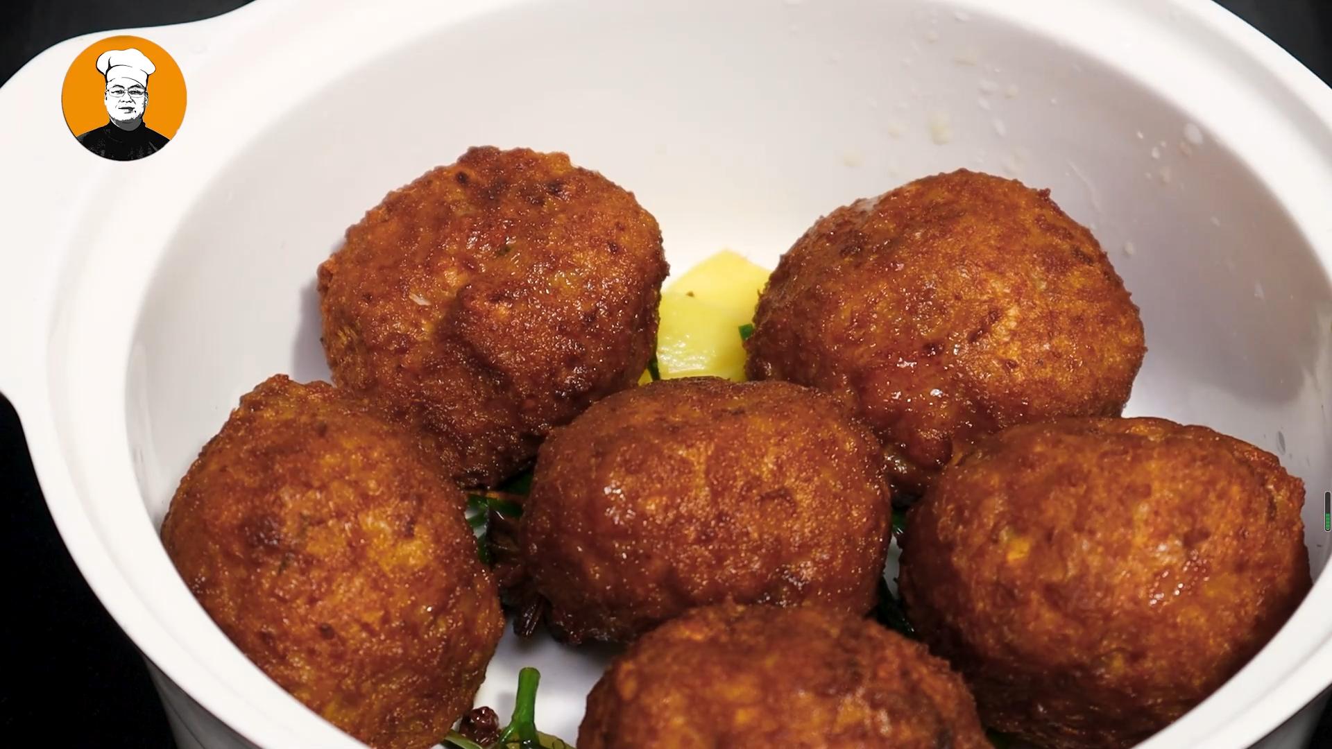 红烧狮子头的经典做法软烂入味,红烧狮子头详细教程