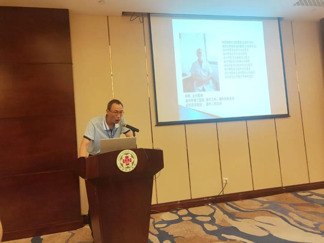 弘扬抗疫情精神医师节,弘扬抗疫精神致敬中国医生