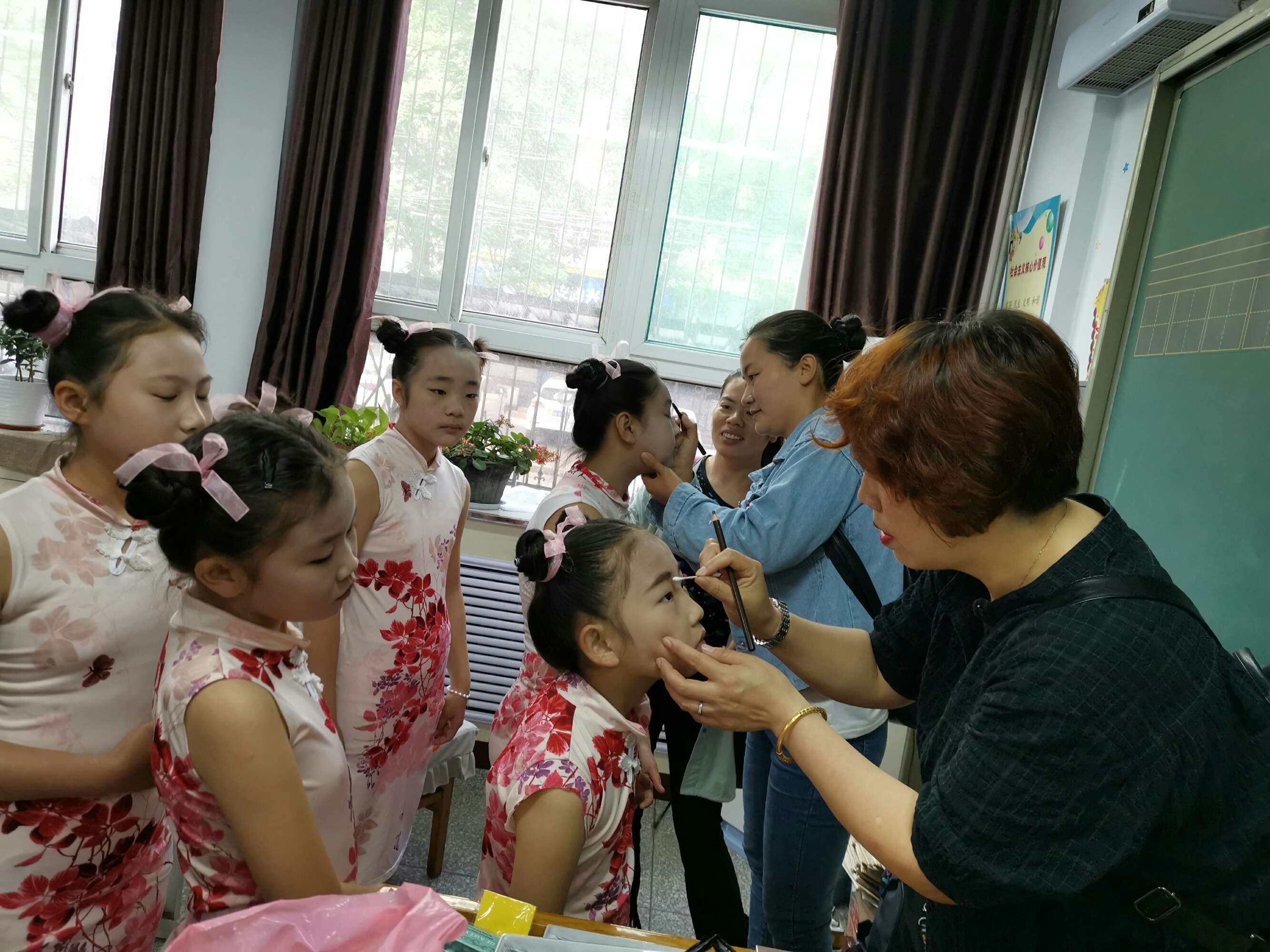 灏忓缁忓吀璇佃娲诲姩鍦嗘弧钀藉箷,灏忓瀹岀編鏀跺畼鍥炲繂鎴愰暱鍘嗙▼