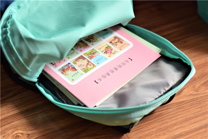 小米背包为什么这么受欢迎,小米极简都市背包一代和二代