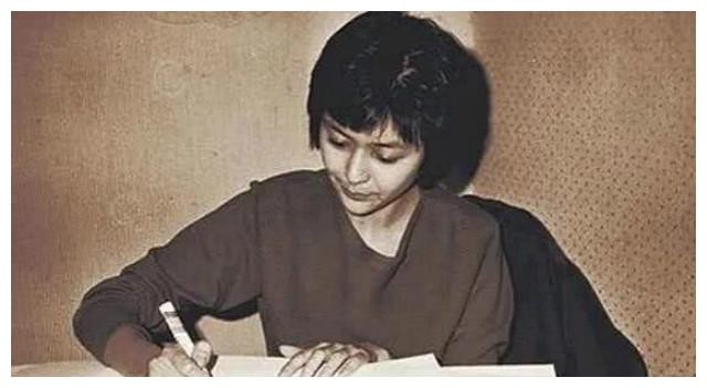 香港娱乐圈故事合集,香港娱乐圈的爱恨情仇故事