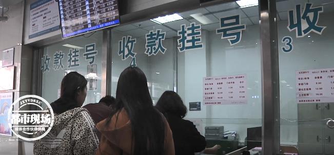 每年夏天左脚长水泡怎么回事,左腿突然长几个水泡怎么治疗