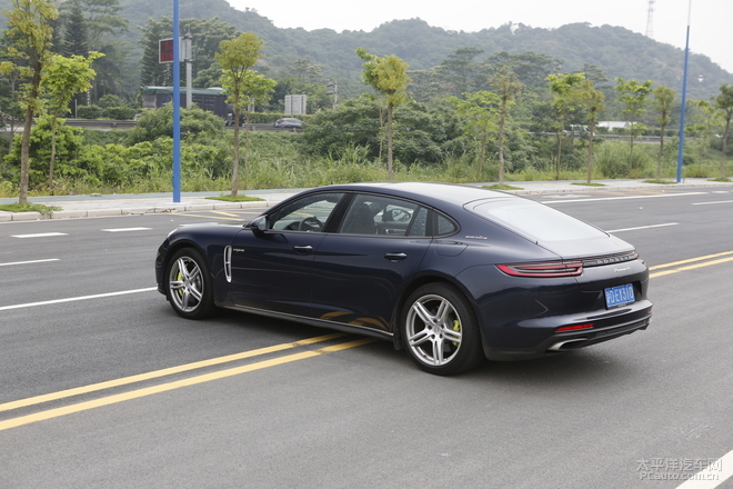 保时捷panamera混动深度测试 (全新保时捷panamera4s 2.9t试驾感受)