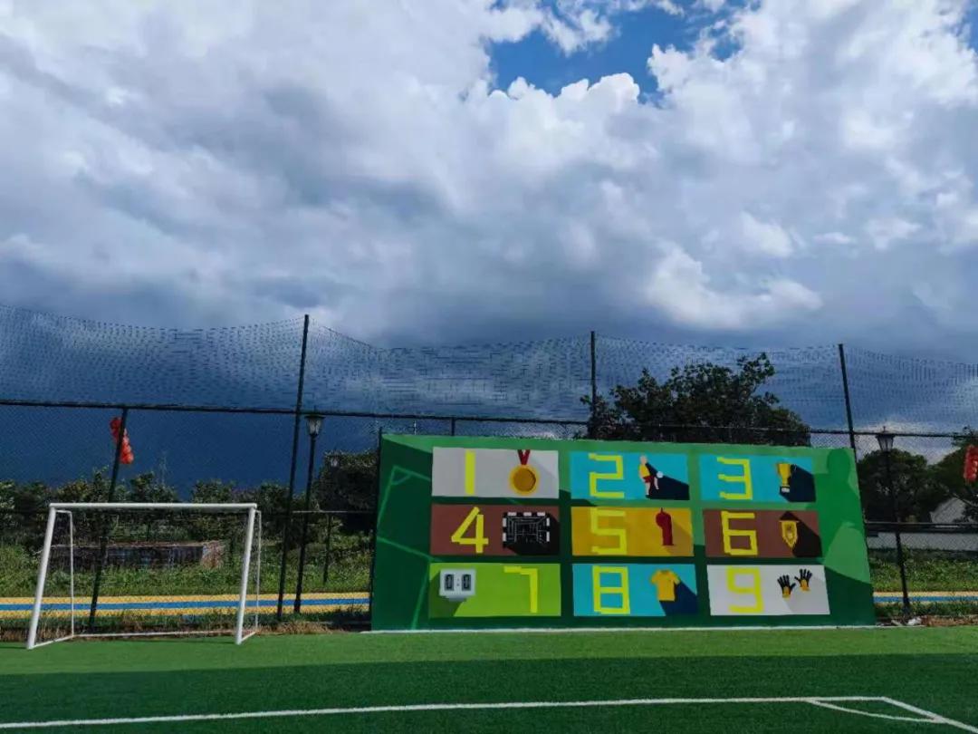 看！门前大桥下，运动场一片片冒出来，你去打卡了吗