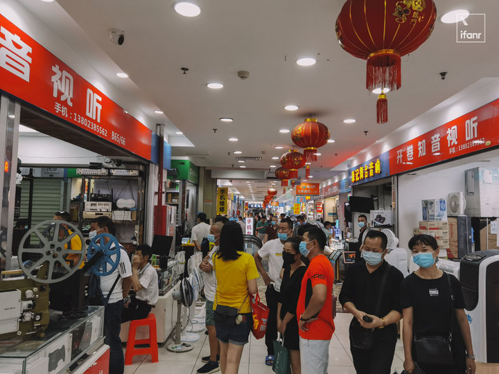 我在旧货市场淘了一天「电子垃圾」，这里是熟男的精神博物馆