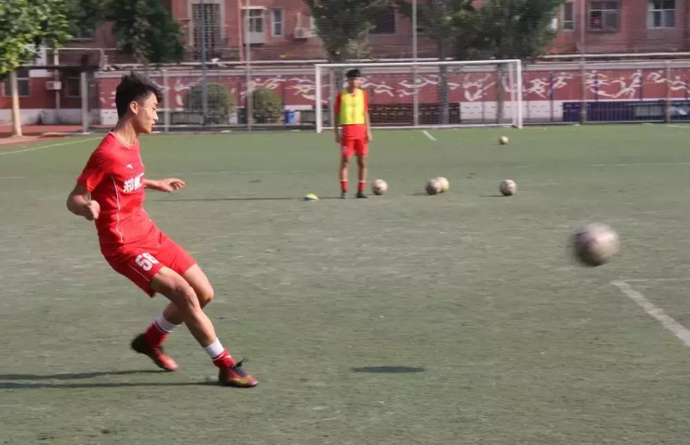 中国青少年足球联赛河南实验,央视记者探访河南学校