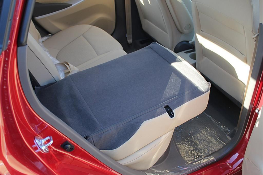 车辆后排座椅放倒可以上路么,汽车座位放倒违法吗