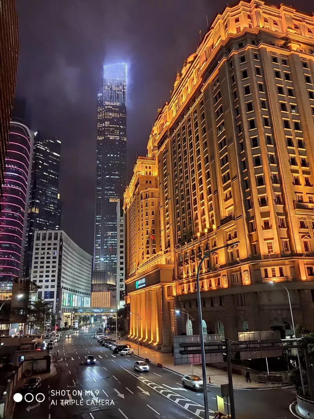 小米9发布会雷军怼华为手机,小米9雷军拍月亮