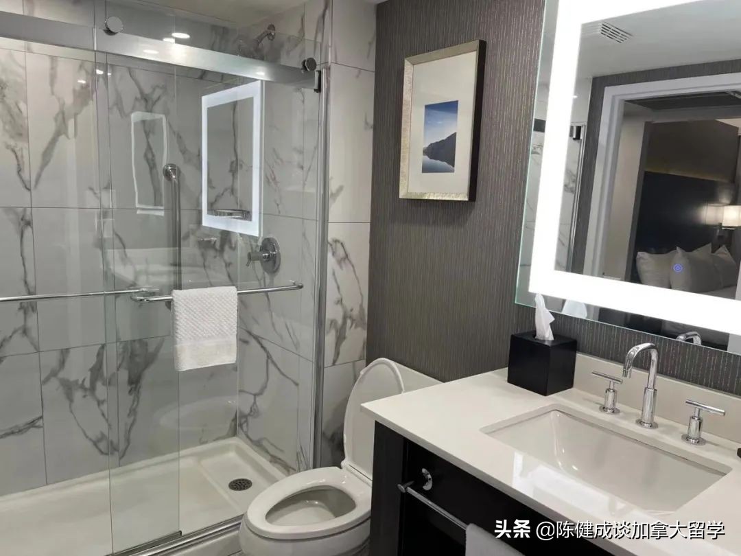 从哪里飞往加拿大需要在香港转机,现在中国去加拿大的航班