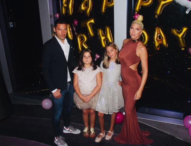 广州富力外援40岁娇妻风韵犹存，身材性感火辣，一般人难享之*福艳**