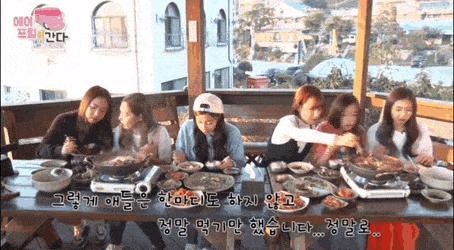 搬起石头砸自己脚韩语,韩国女团遭队长霸凌