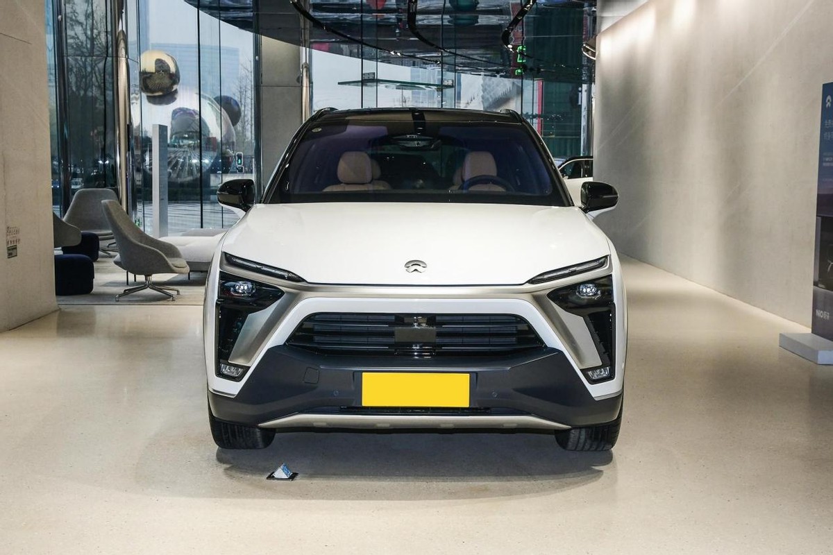 蔚来全新es8上市多少钱,60万买新款蔚来es8值得吗