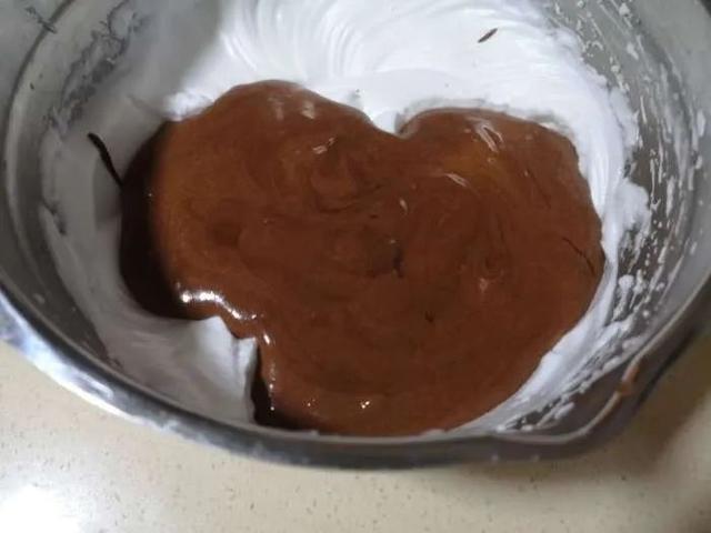 简易版蛋糕只用三步,蛋糕这样做入口即化软绵香甜