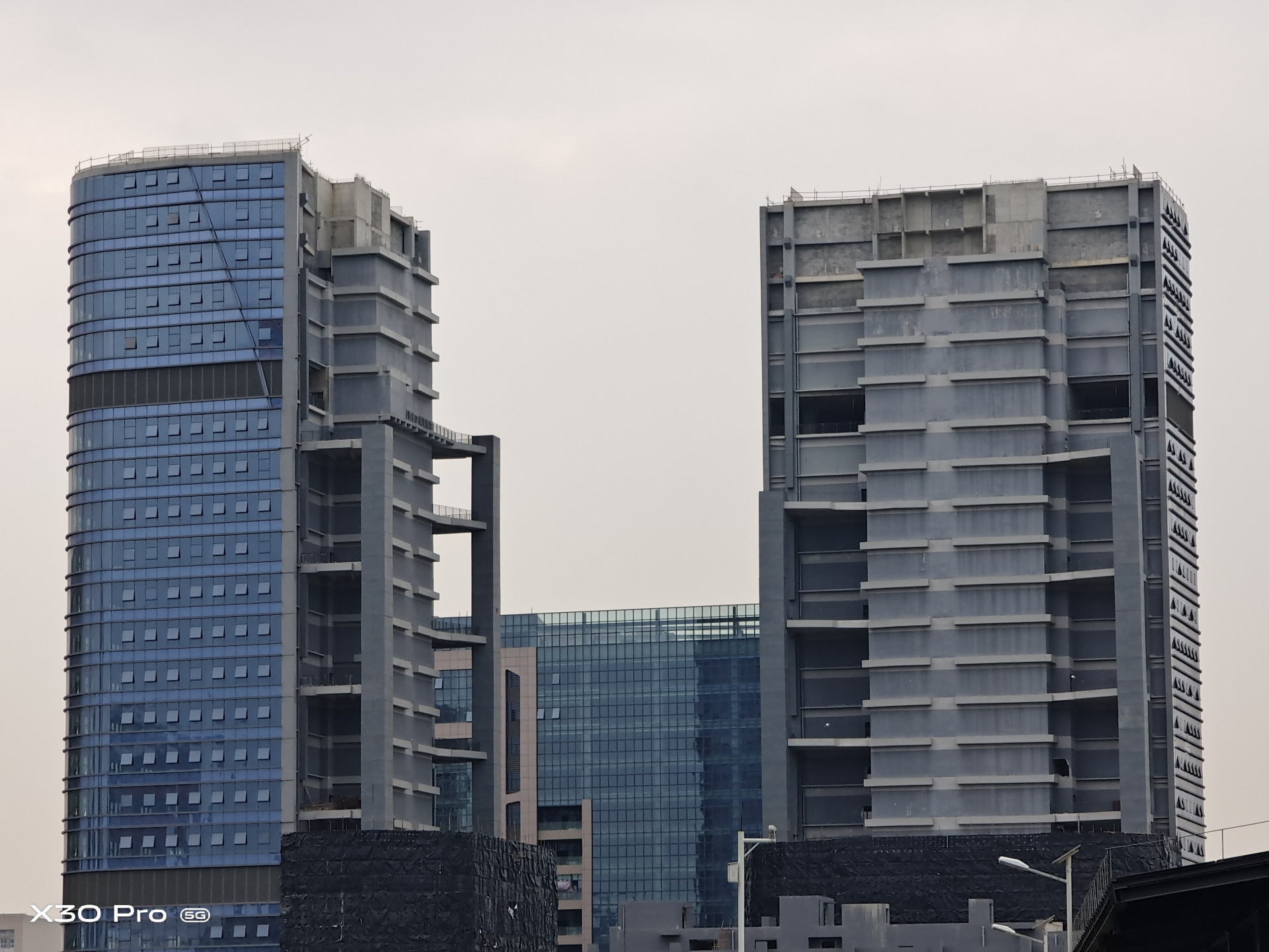 vivox30pro搭载三星5g芯片980,vivox30pro是第一款5g手机