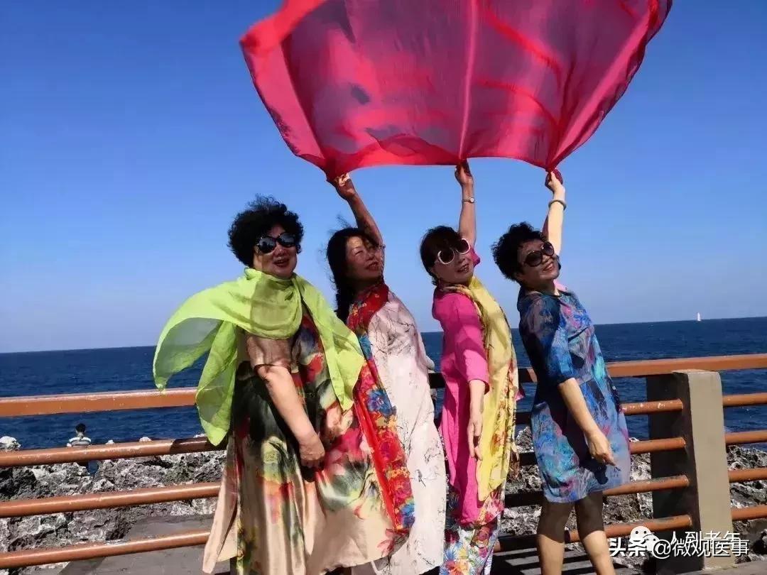 涓浗澶у澶栧嚭鏃呮父鎷嶇収鍔ㄤ綔鍚堥泦,澶у鏃呮父濮垮娍