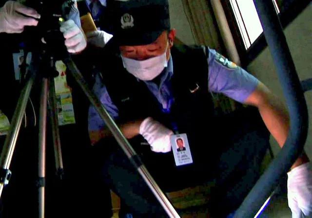 让指纹“说”出真相——记邵阳市公安局大祥分局刑警大队教导员杨雄