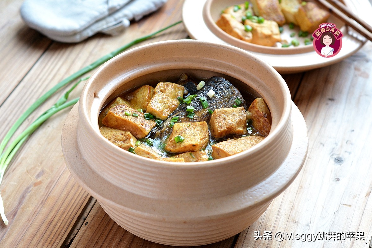 豆腐炖鱼块大锅饭正宗做法,春节炸鱼块炖豆腐