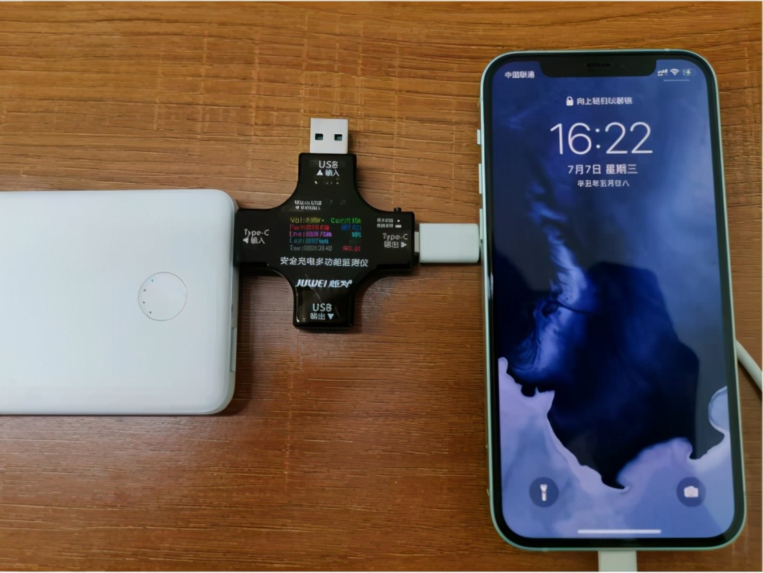 飞利浦充电宝评测,飞利浦超薄充电宝评测