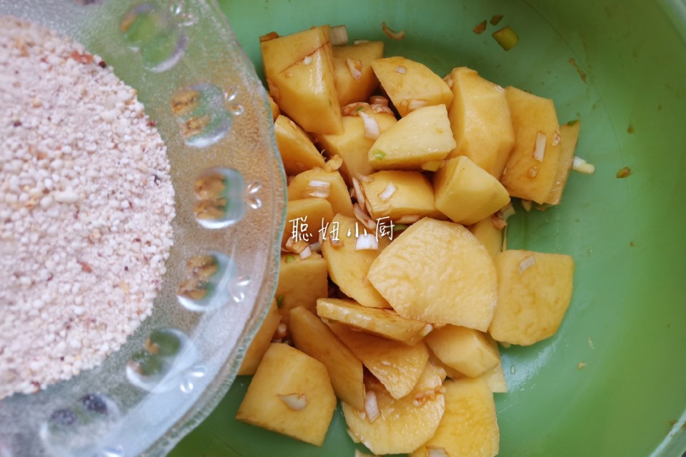 土豆不炒不蒸这样做酸甜微辣,土豆泥的做法大全土豆怎么蒸着吃