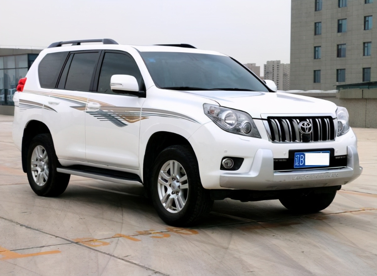 普拉多与霸道的差别是什么,普拉多27跟4000驾驶感受