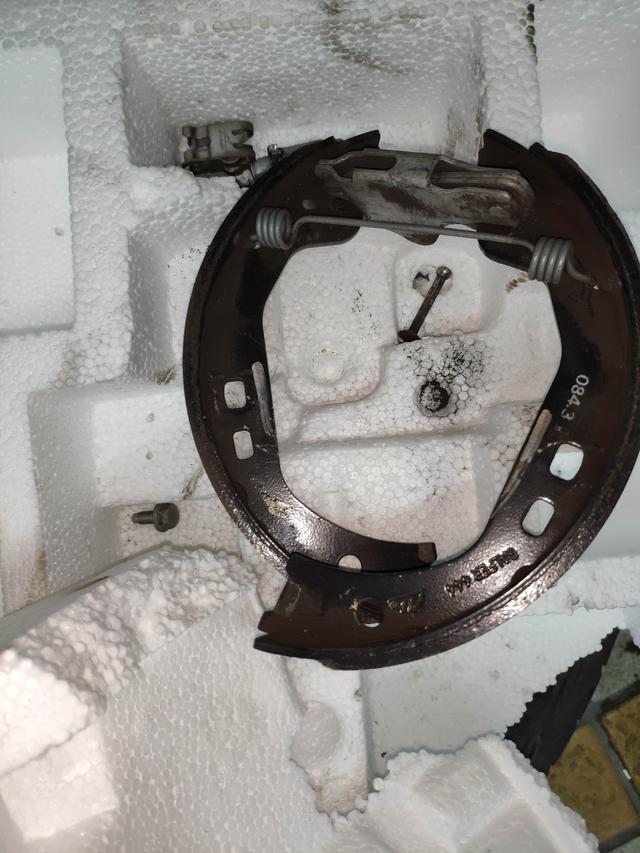 玛莎拉蒂底盘异响通病,10万公里的车底盘悬架吱吱响