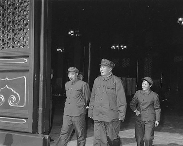 吴旭君陪伴毛主席21年，1974年，按照毛主席的指示，她离职归去