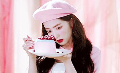 周冬雨少年的你演技混剪,少年的你幕后剧组陪周冬雨剃寸头