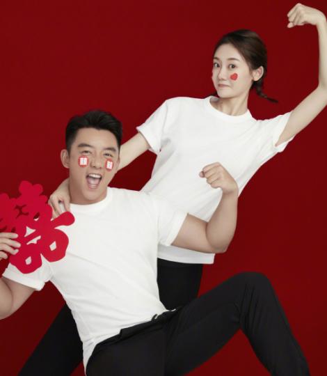 郑恺苗苗婚后首次同框,郑恺苗苗互相晒照庆祝结婚一周年