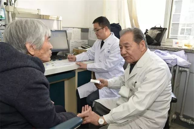 北京甲状腺专家网上问诊,北京甲状腺知名专家