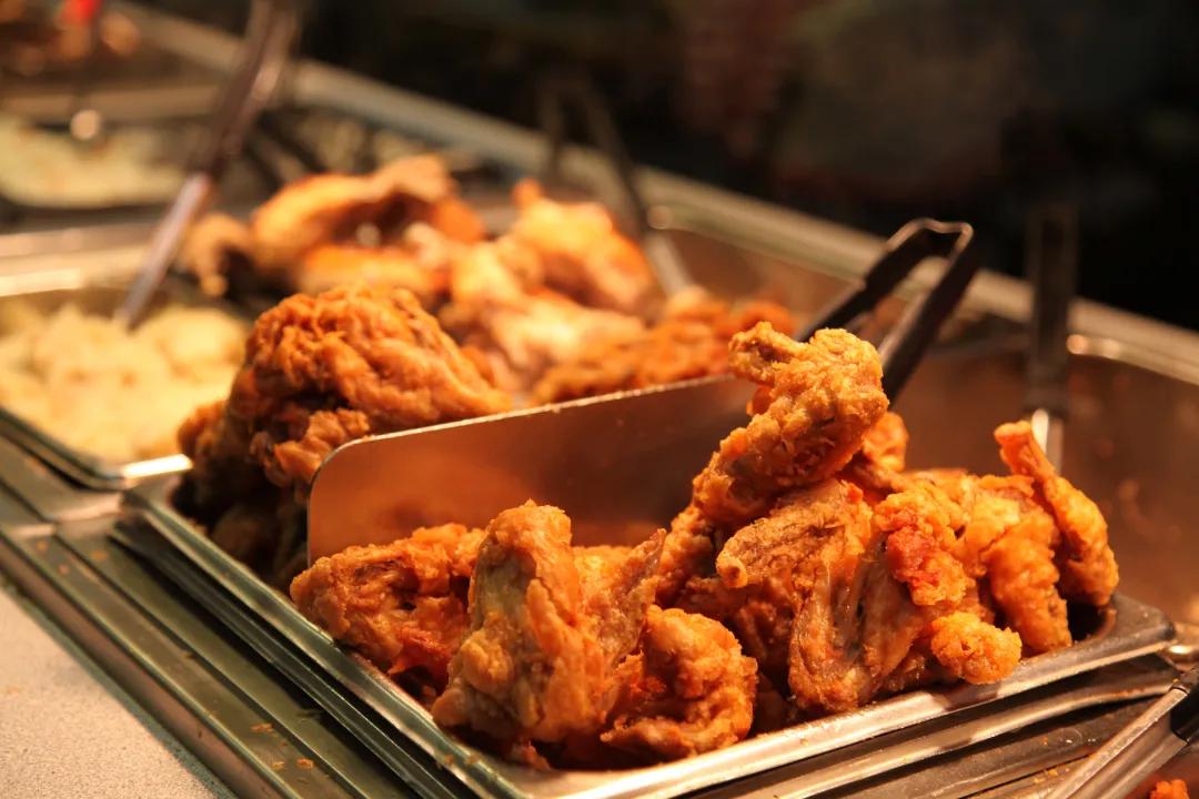 带小宝宝吃自助餐,关于吃自助餐的英语表达