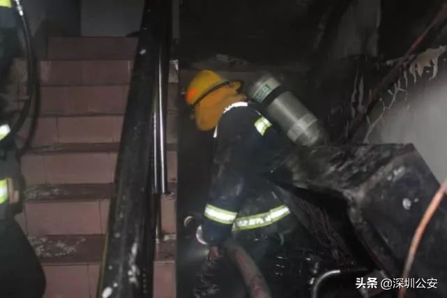 深圳电箱起火视频,深圳小区着火消防车