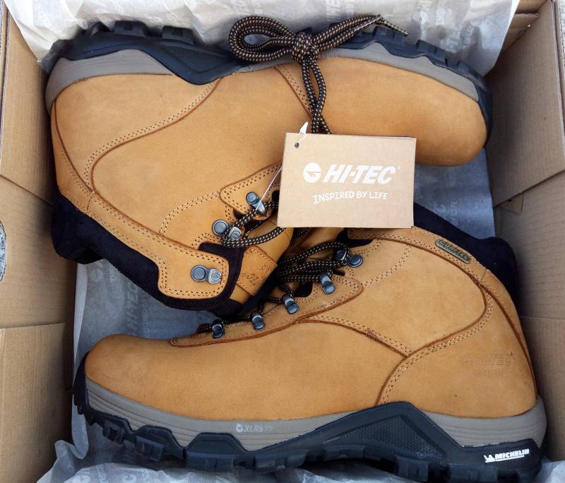 适合宽脚徒步登山鞋,又能徒步又能通勤的徒步鞋