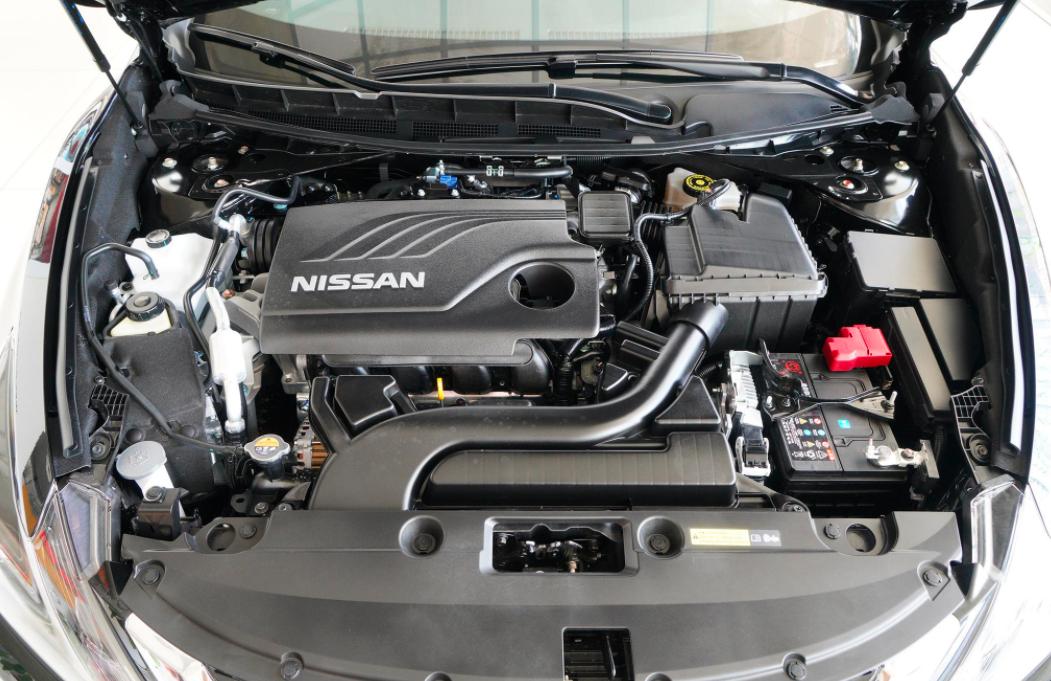 天籁引擎盖弹不起来,2016款天籁引擎盖液压杆撑不起来