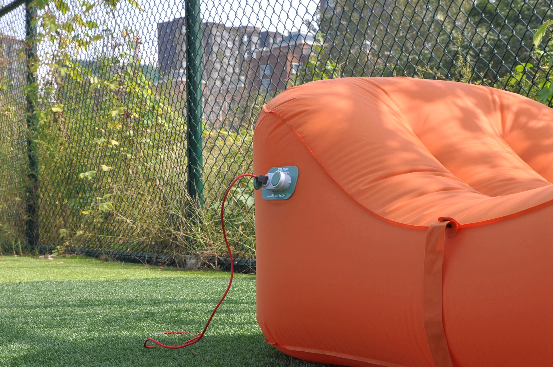 十一长假，我用反射镜面一键自动充气休闲床玩嗨了