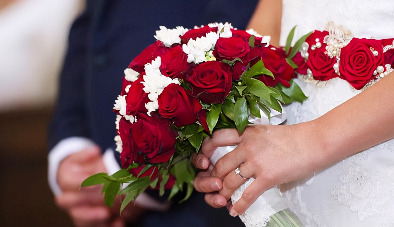 婚姻登记处为爱发电,婚姻登记处为爱加班是什么意思