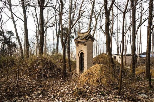 门前坟屋后水其实下半句才是重点,老祖宗常讲门前坟屋后水啥意思