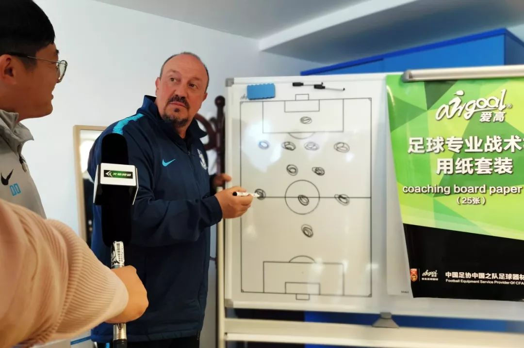 足坛现役十大主教练,目前足坛教练